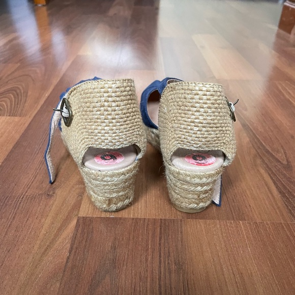 Sale**Brand New Leather espadrilles - Picture 3 of 4
